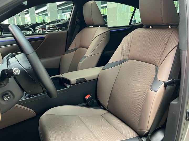 Lexus ES, 2025 — фото 9 из 9