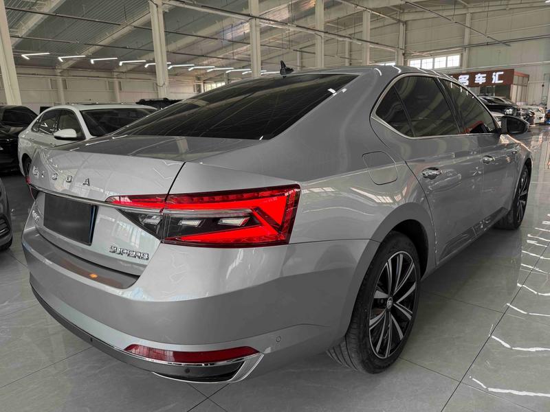 Skoda Superb, 2022 — фото 6 из 12