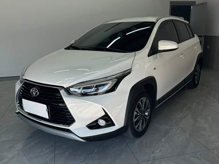 Toyota Yaris L Hatchback, 2022 — купить в Санкт-Петербурге под ключ