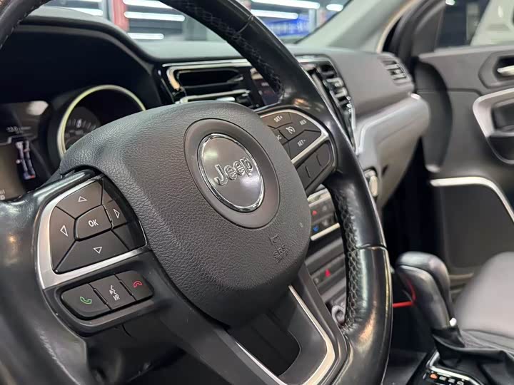 Jeep Grand Commander, 2021 — фото 8 из 9