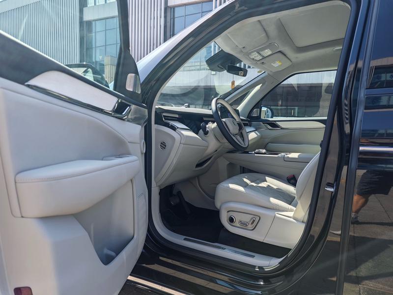 Volvo EM90, 2023 — фото 11 из 12