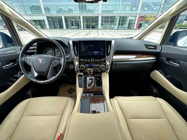Toyota Alphard, 2022 — фото 12 из 12