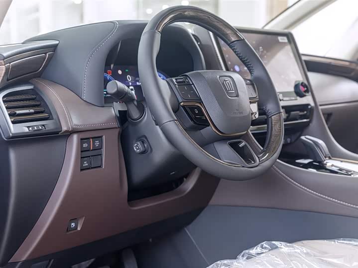 Toyota Vellfire, 2023 — фото 10 из 12