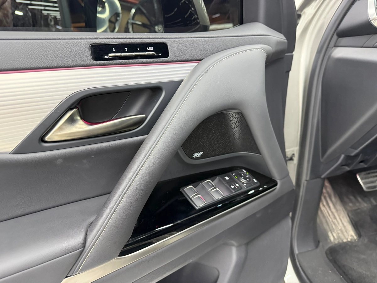 Lexus LX, 2022 — фото 10 из 10