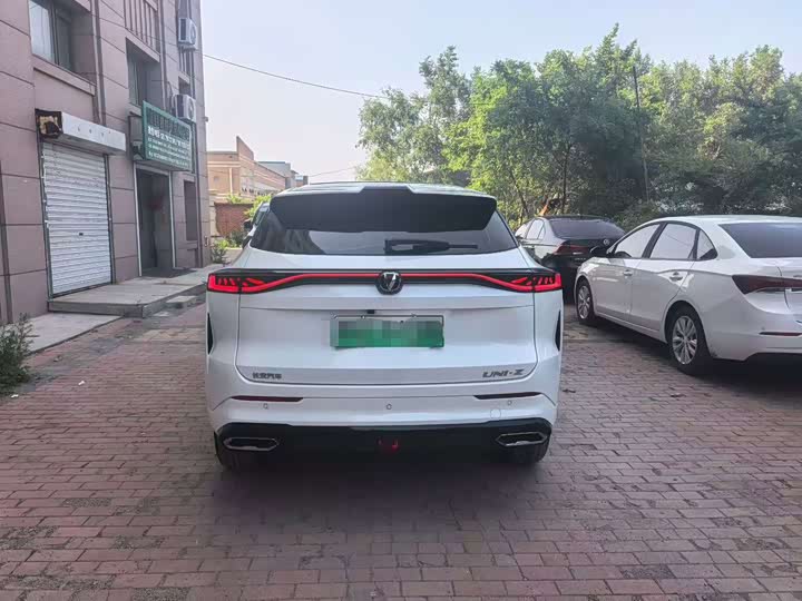 Changan UNI-Z Hybrid, 2024 — фото 8 из 9