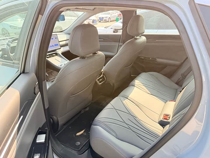 Geely Galaxy L6, 2025 — фото 5 из 7