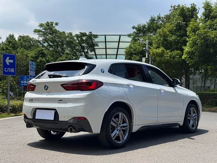 BMW X2, 2022 — фото 6 из 9