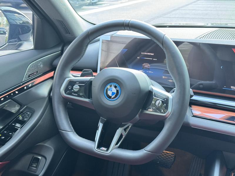 BMW i5, 2025 — фото 9 из 12