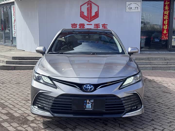 Toyota Camry, 2022 — фото 2 из 9