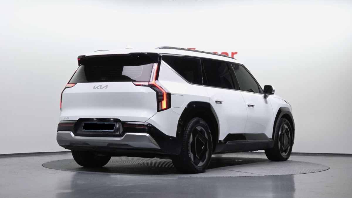 Kia EV9, 2023 — фото 2 из 12