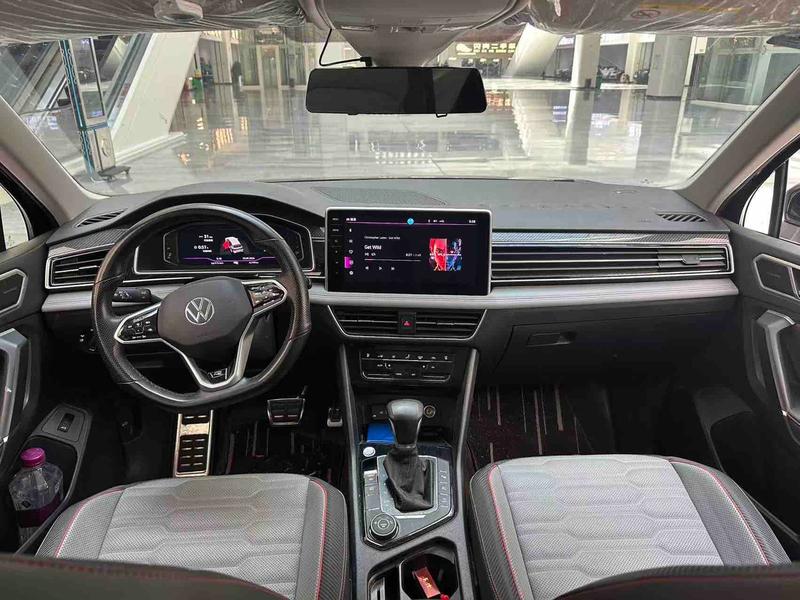 Volkswagen Tiguan L Pro, 2023 — фото 5 из 8