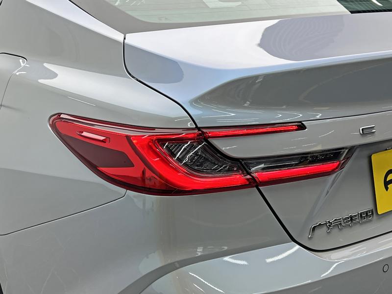Toyota Camry, 2024 — фото 10 из 12