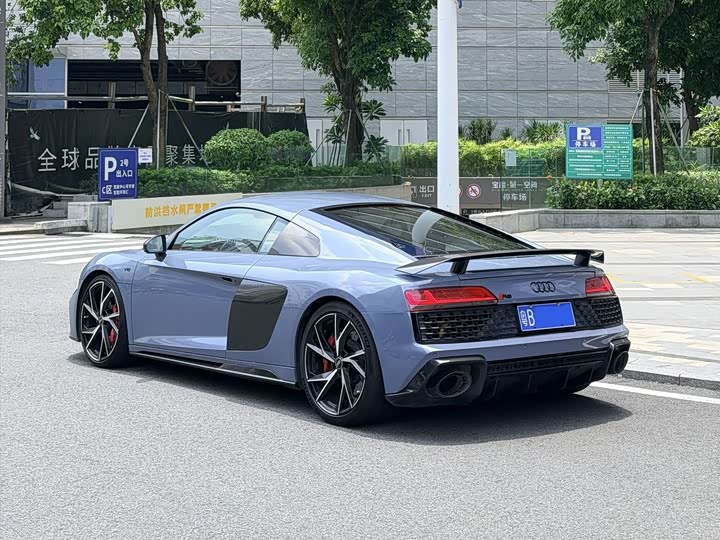Audi R8, 2023 — фото 5 из 9