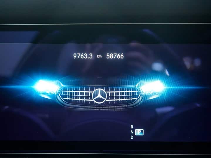 Mercedes-Benz E-Class, 2023 — фото 7 из 9