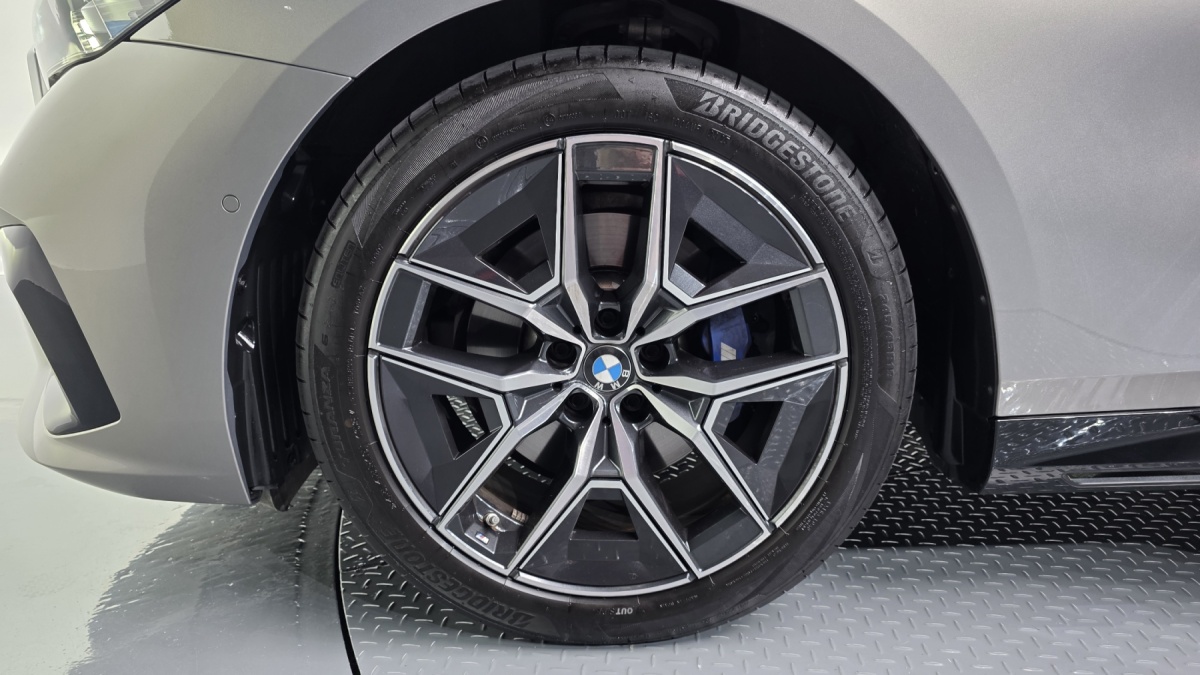 BMW 5 Series, 2025 — фото 5 из 12