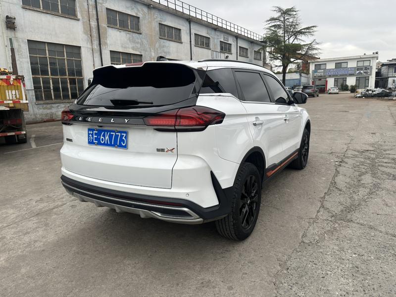 Geely Atlas, 2022 — фото 5 из 12