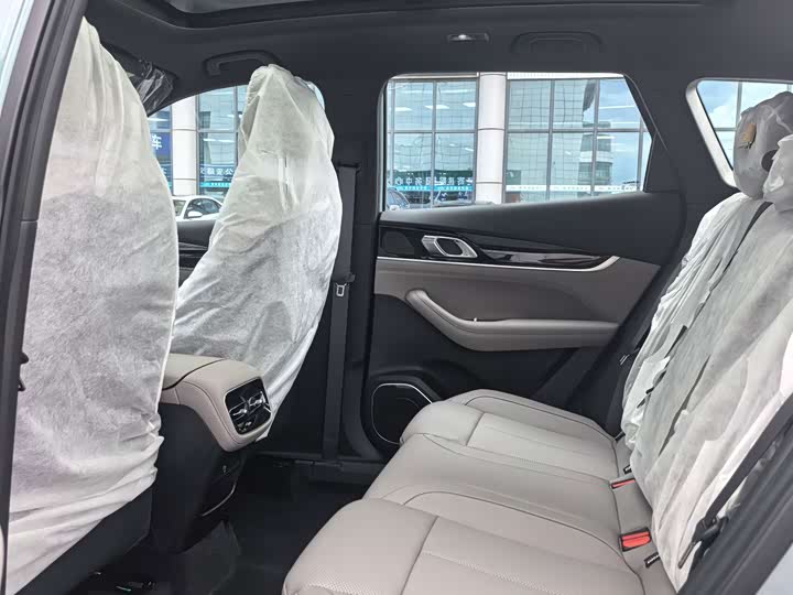 Geely Atlas L, 2026 — фото 7 из 9