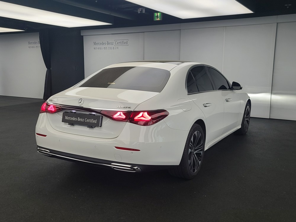 Mercedes-Benz E-Class, 2026 — фото 2 из 12