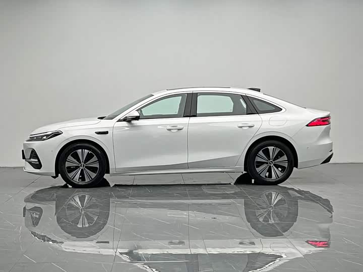 Geely Galaxy A7, 2026 — фото 3 из 9