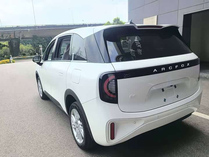 BAIC Arcfox Kaola S, 2026 — фото 7 из 9