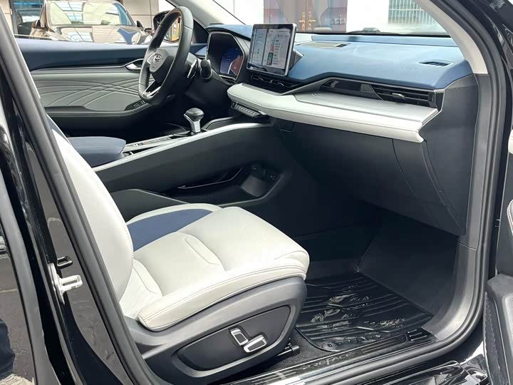 Geely Preface, 2022 — фото 8 из 9
