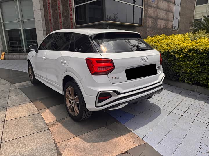 Audi Q2L, 2022 — фото 4 из 9