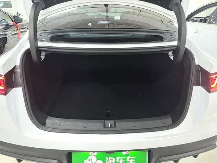 BYD Qin L, 2025 — фото 4 из 9