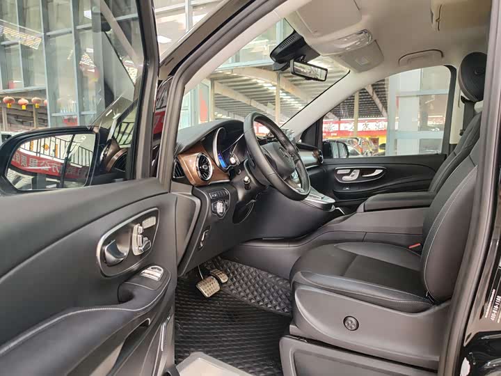 Mercedes-Benz V-Class, 2022 — фото 4 из 9
