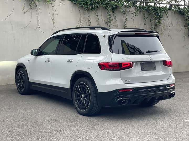 Mercedes-Benz GLB-Class AMG, 2023 — фото 4 из 9
