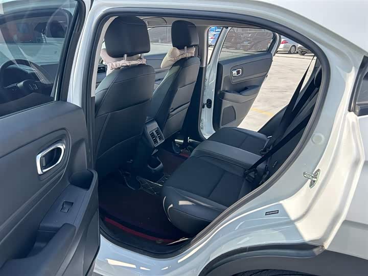 Honda Vezel, 2023 — фото 8 из 9