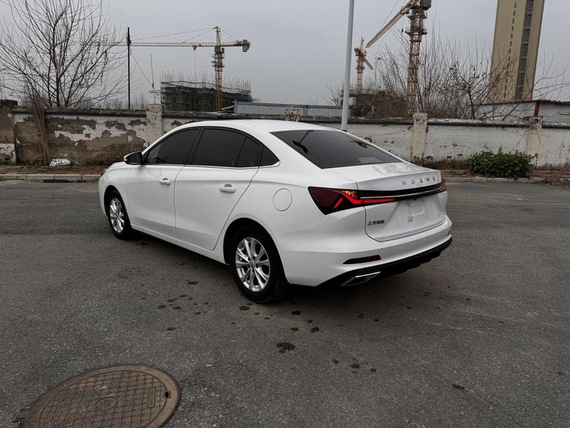 Roewe i5, 2025 — фото 5 из 12