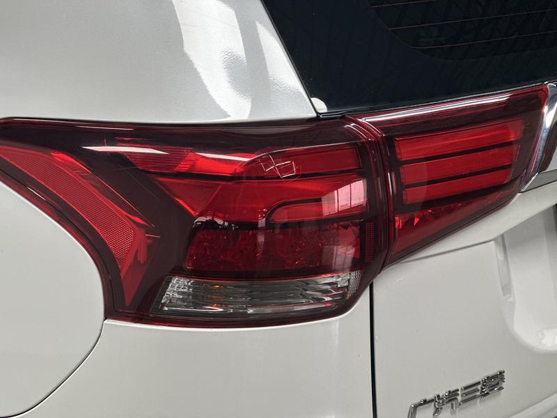 Mitsubishi Outlander, 2023 — фото 10 из 12