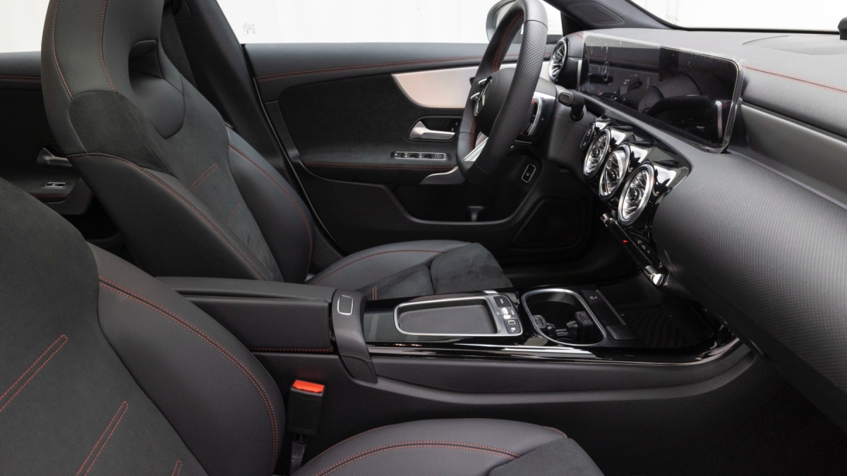 Mercedes-Benz CLA-Class, 2025 — фото 11 из 12