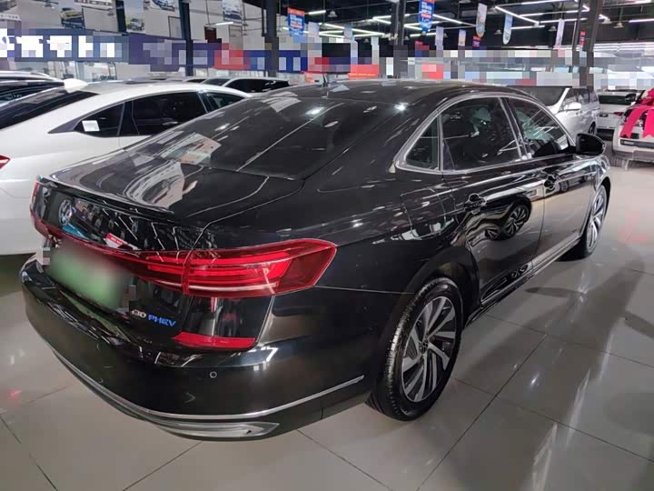 Volkswagen Passat Hybrid, 2023 — фото 5 из 9