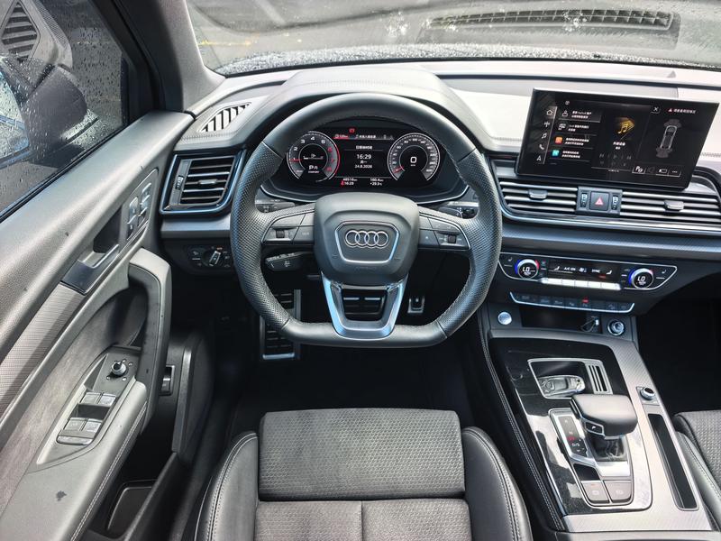 Audi Q5L Sportback, 2023 — фото 11 из 12