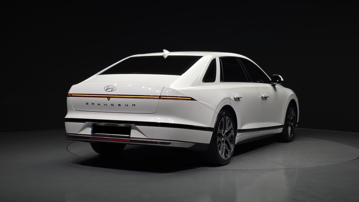 Hyundai Grandeur, 2023 — фото 2 из 12