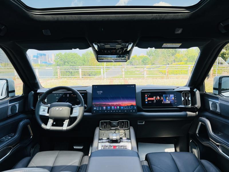 BYD FangChengBao Leopard 8, 2024 — фото 8 из 12