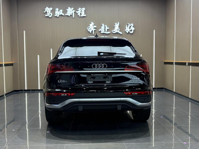 Audi Q5L Sportback, 2022 — фото 5 из 10