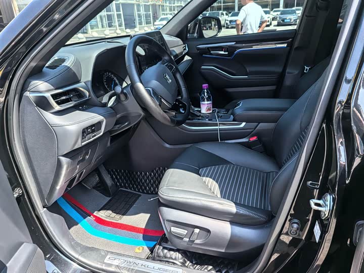 Toyota Crown Kluger, 2023 — фото 2 из 3