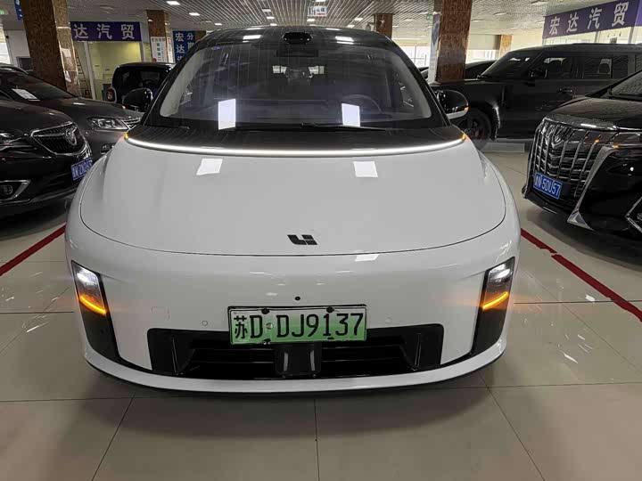 LiXiang i8, 2025 — купить в Белгороде под ключ