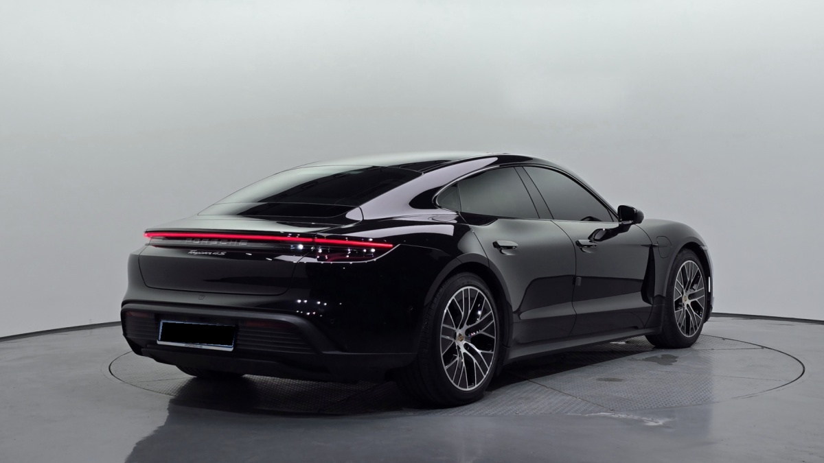 Porsche Taycan, 2025 — фото 2 из 12