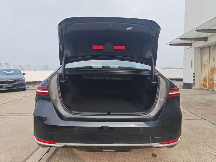 BMW i5, 2025 — фото 3 из 9