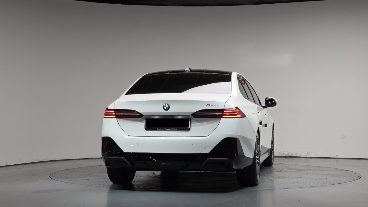 BMW 5 Series, 2025 — фото 4 из 12