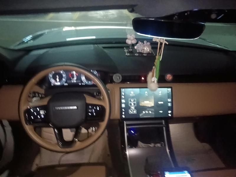 Land Rover Range Rover Velar, 2023 — фото 5 из 12