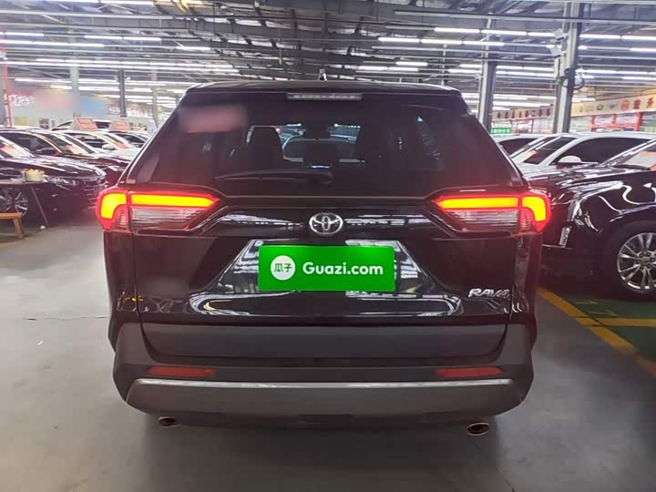 Toyota RAV4, 2023 — фото 6 из 9