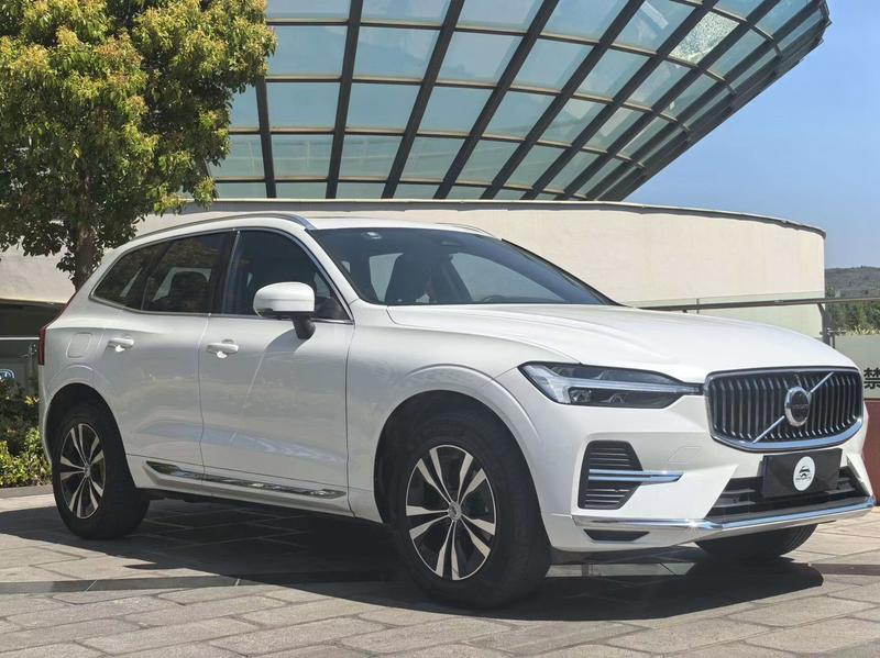 Volvo XC60, 2022 — фото 3 из 10