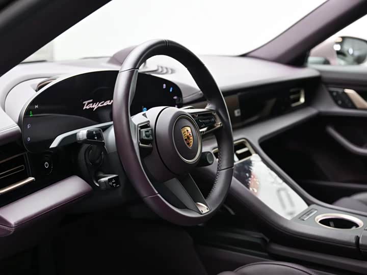 Porsche Taycan, 2023 — фото 12 из 12