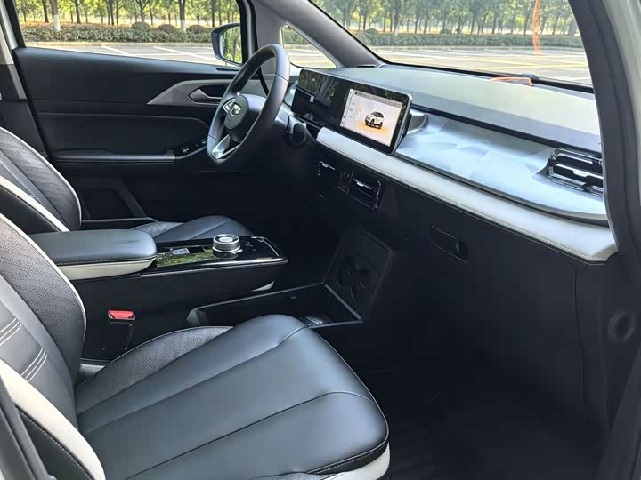 Geely Geometry E Firefly, 2022 — фото 6 из 9