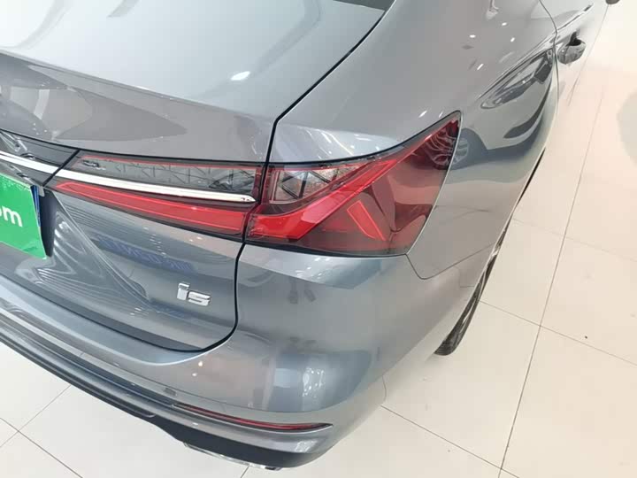 Roewe i5, 2025 — фото 8 из 9