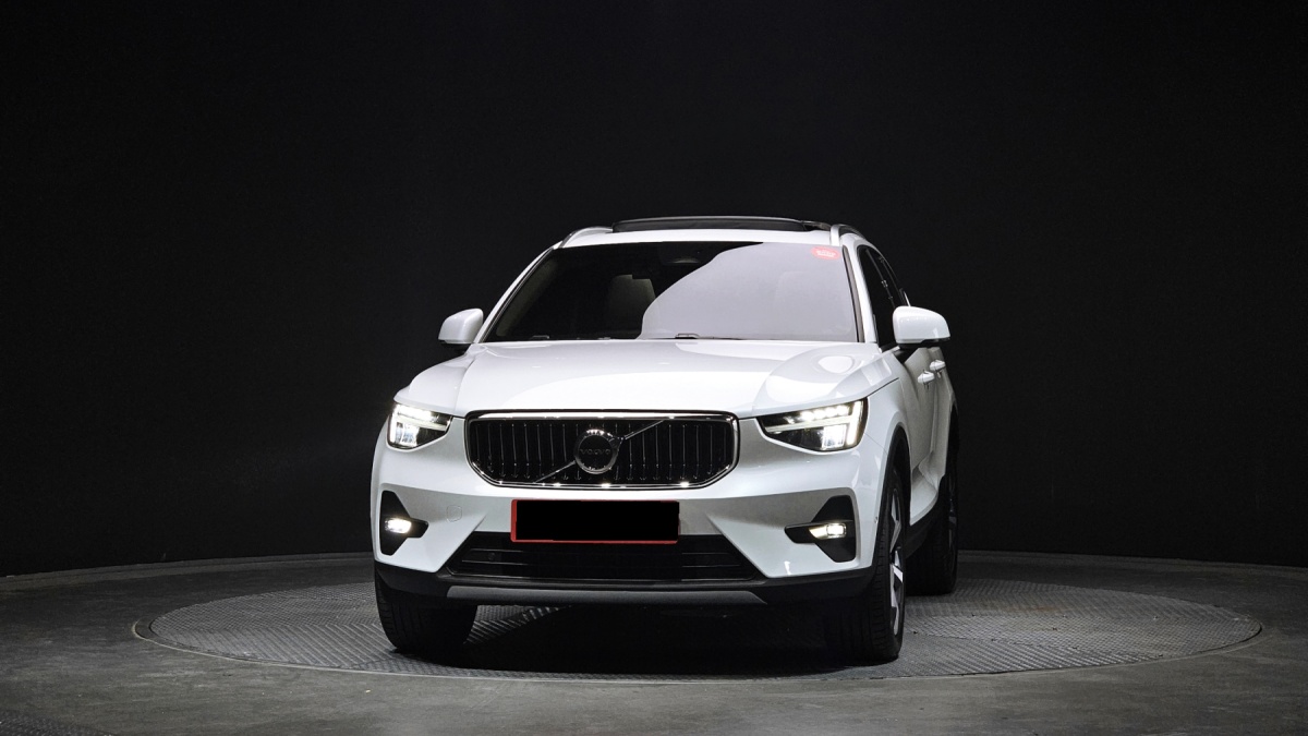 Volvo XC40, 2023 — фото 3 из 12